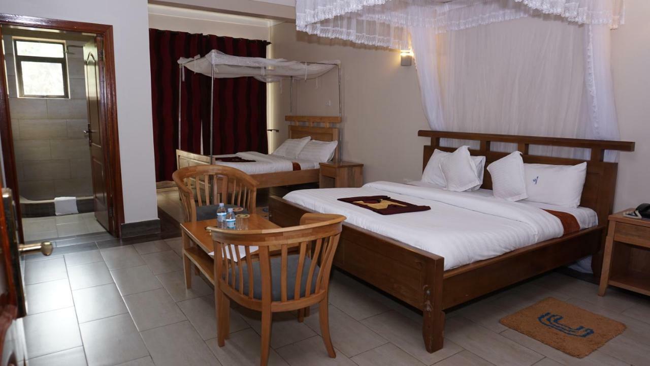 Cepha'S Inn Kabale Екстер'єр фото