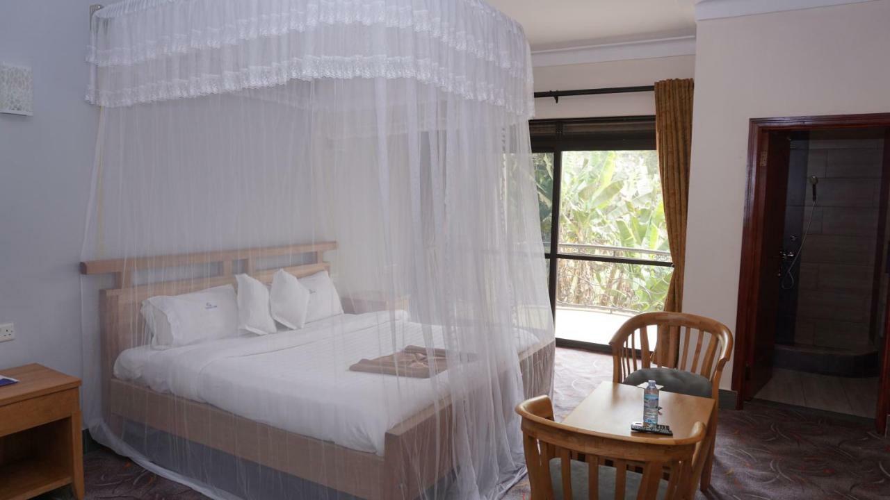 Cepha'S Inn Kabale Екстер'єр фото