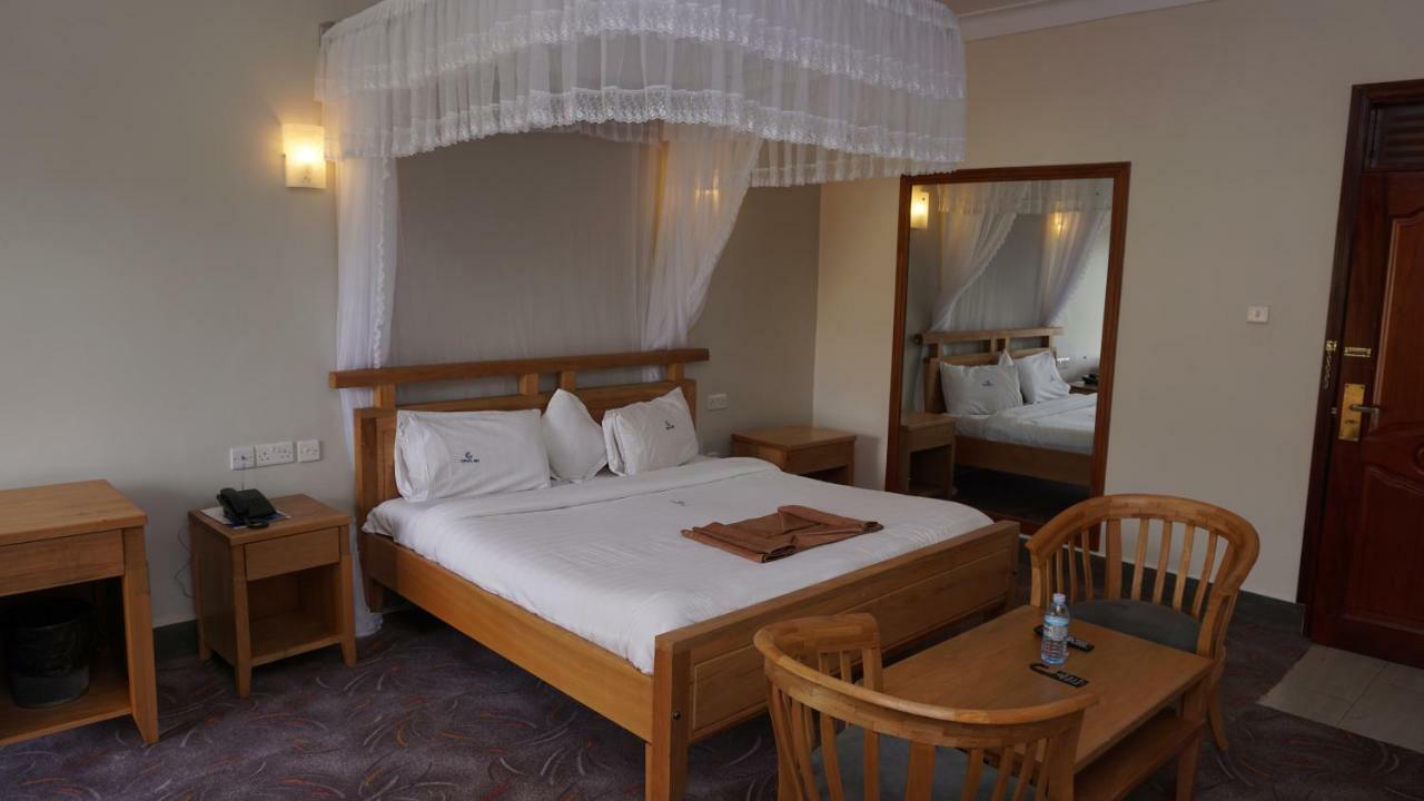 Cepha'S Inn Kabale Екстер'єр фото